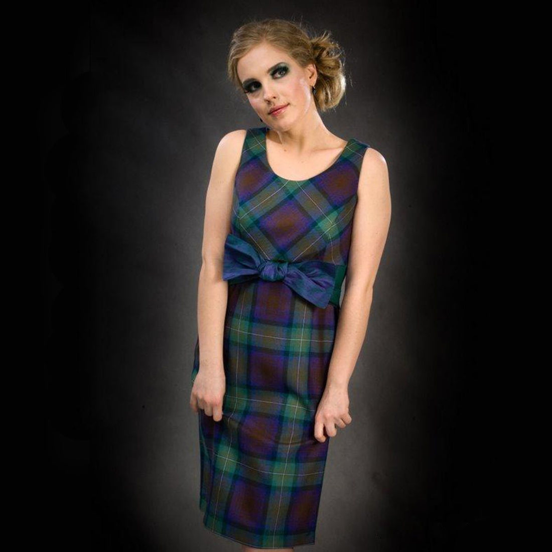 house-of-scotland-acrylic-wool-ariadne-short-tartan-dress-ted